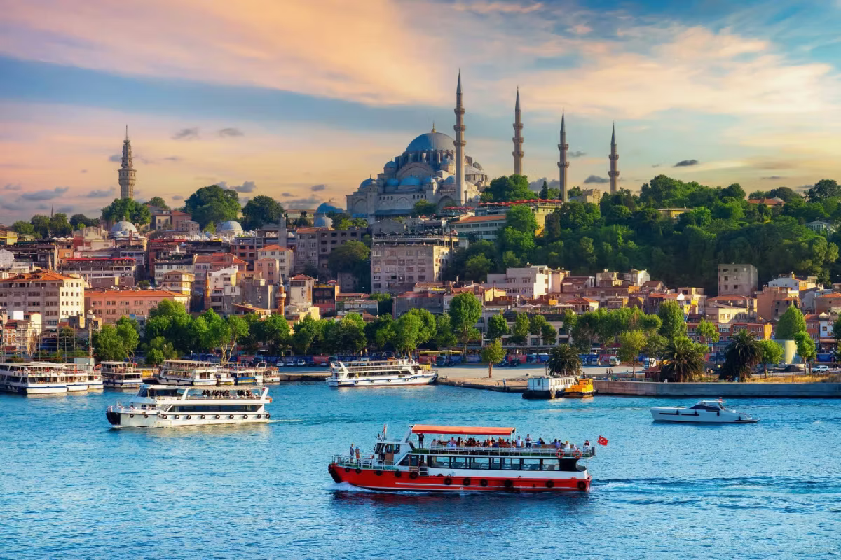 Hagia Sophia and Bosphorus cruise combo experience in Istanbul