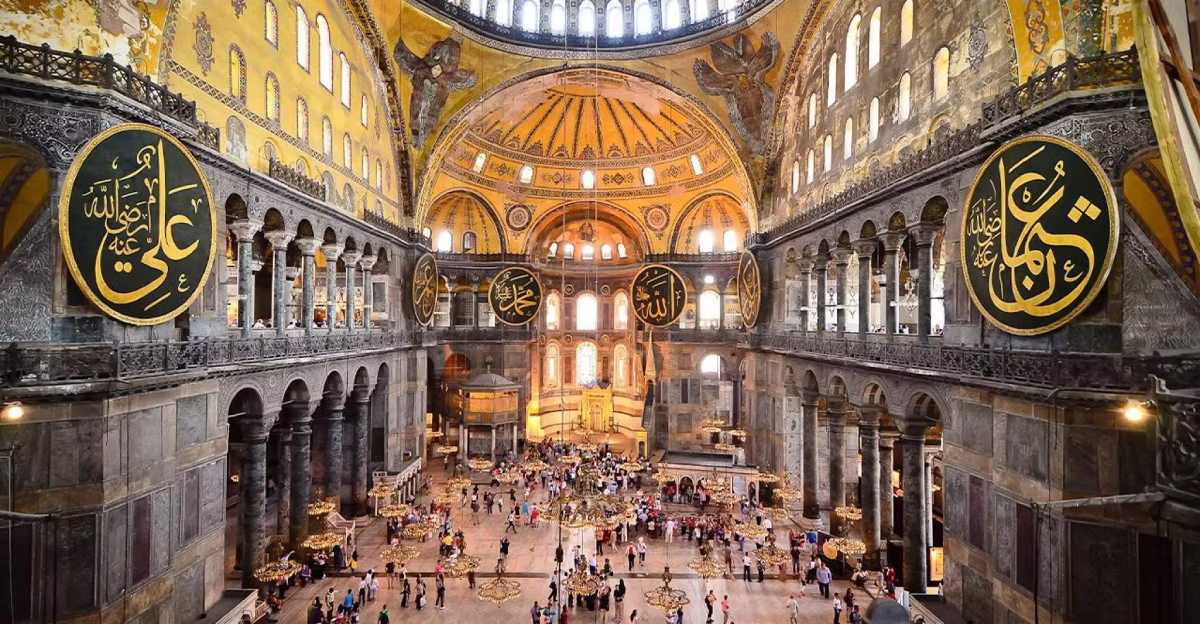Hagia Sophia architecture and central dome interior